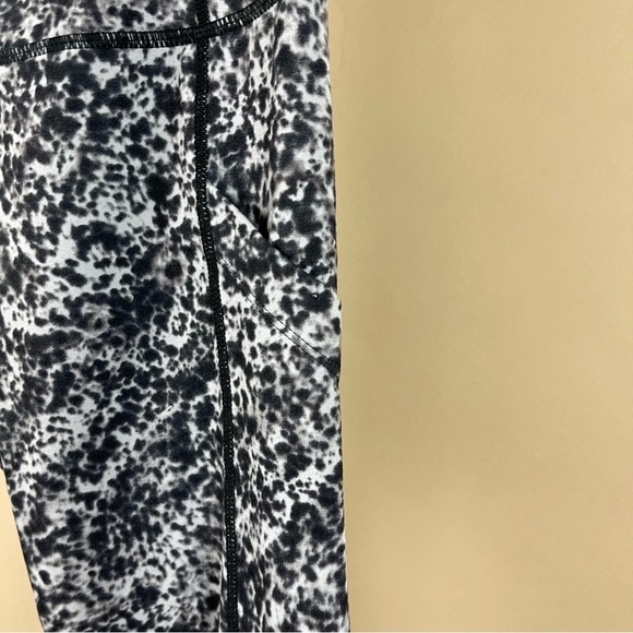 Zella Size Small Tie Dye High Waist Leggings Side Pockets Yoga Running Workout - Picture 4 of 7